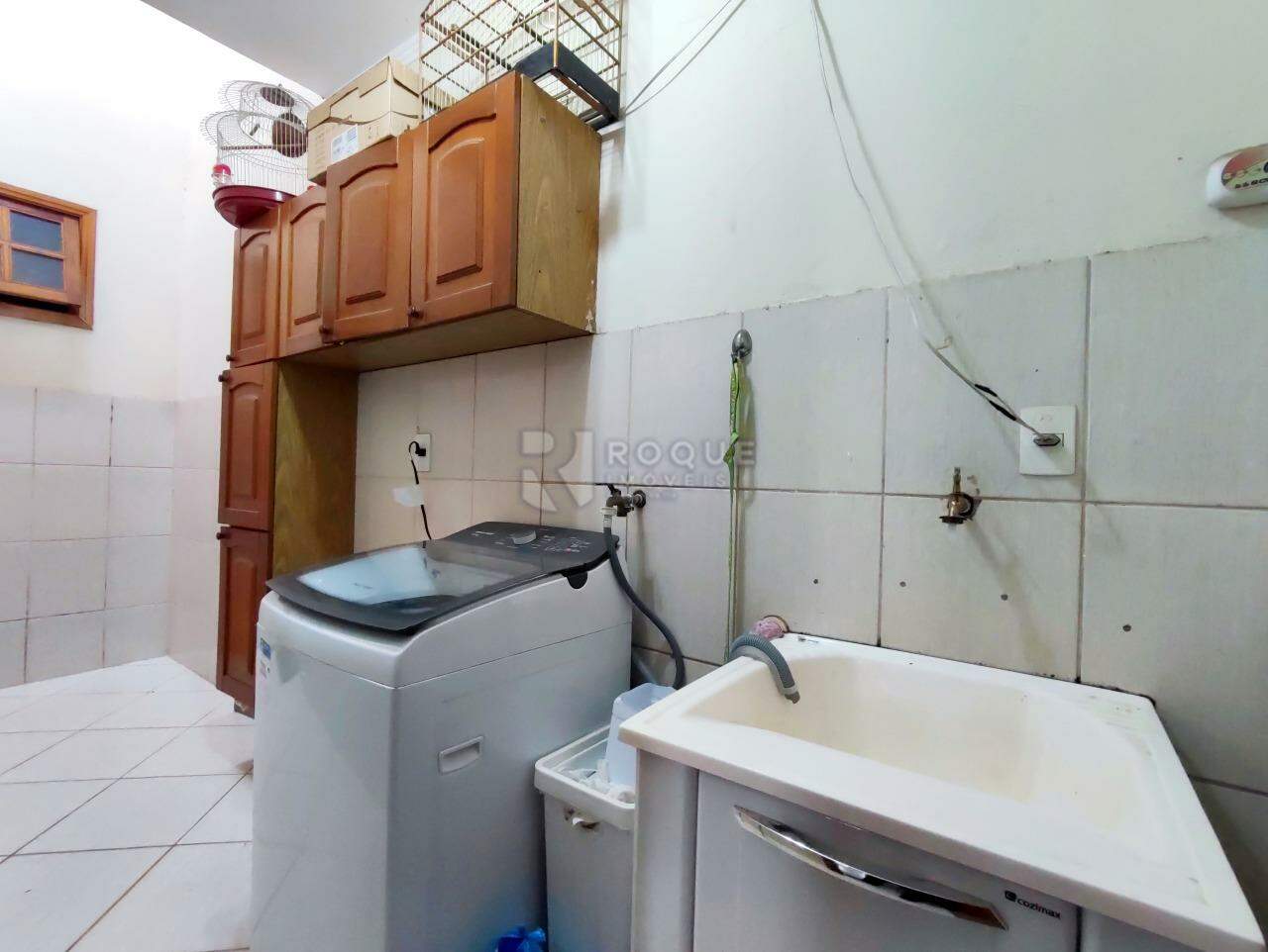Casa Residencial à venda no bairro Jardim Campo Verde I: LAVANDERIA
