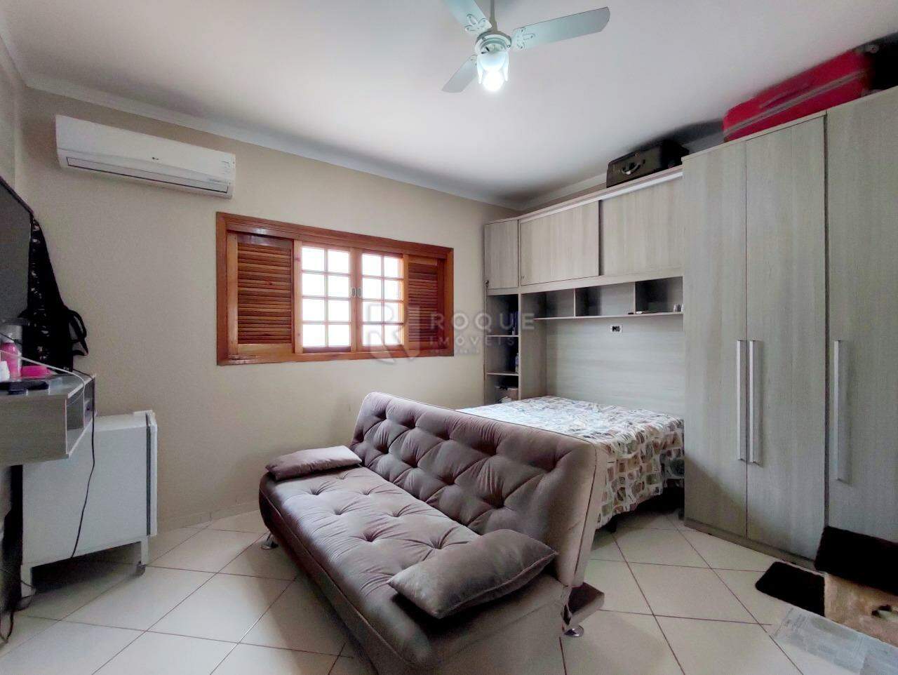 Casa Residencial à venda no bairro Jardim Campo Verde I: SUÍTE