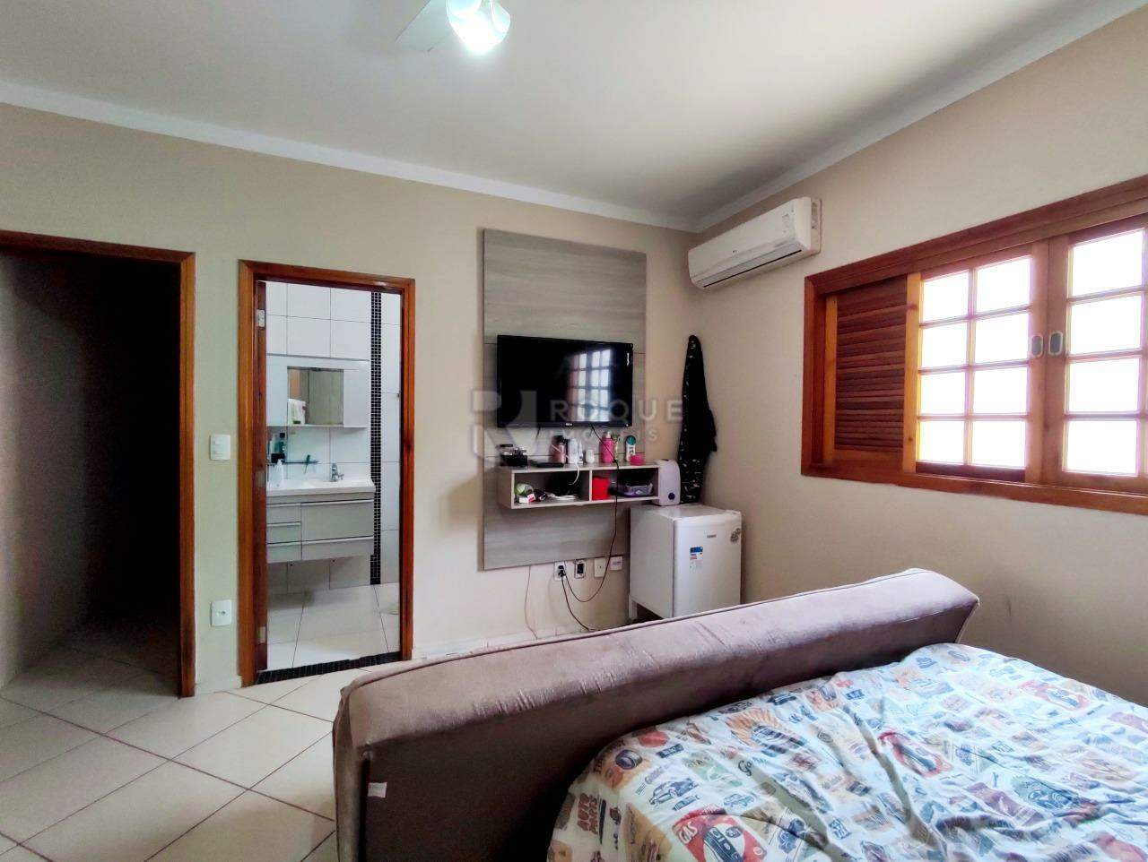 Casa Residencial à venda no bairro Jardim Campo Verde I: SUÍTE