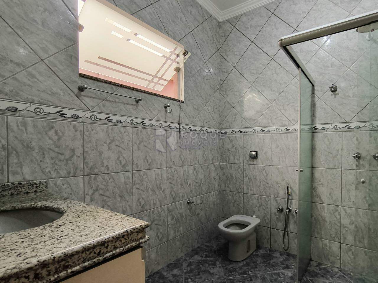 Casa Residencial à venda no bairro Jardim Ouro Verde: WC SUÍTE