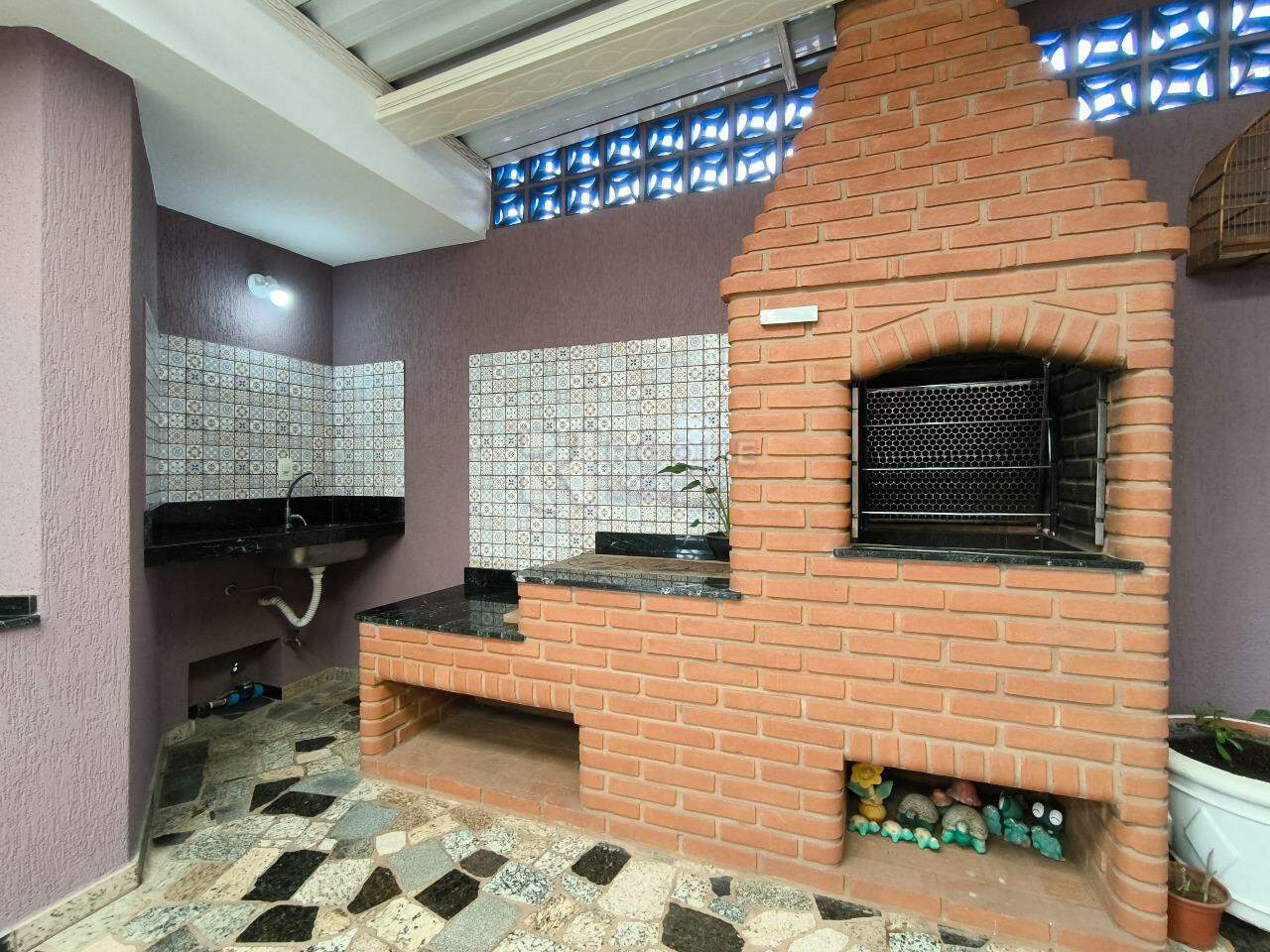 Casa Residencial à venda no bairro Jardim Ouro Verde: CHURRASQUEIRA