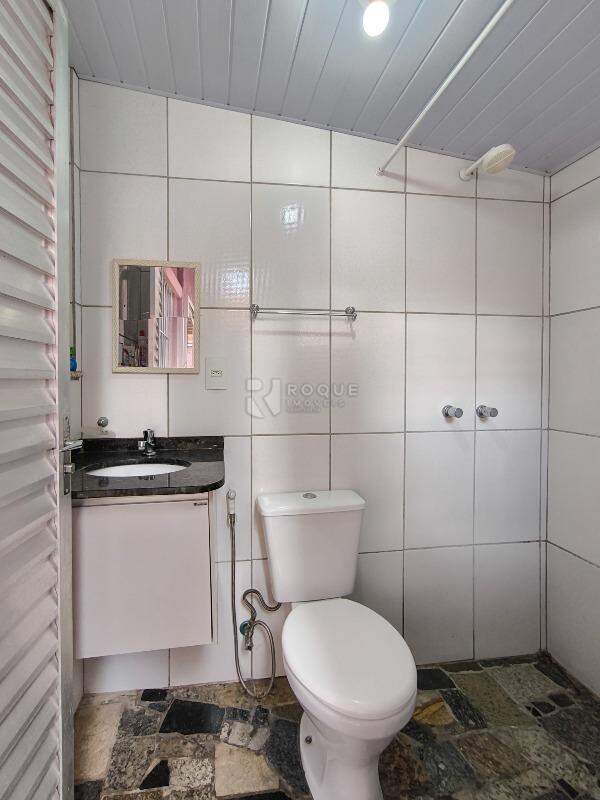 Casa Residencial à venda no bairro Jardim Ouro Verde: BANHEIRO EXTERNO EDÍCULA