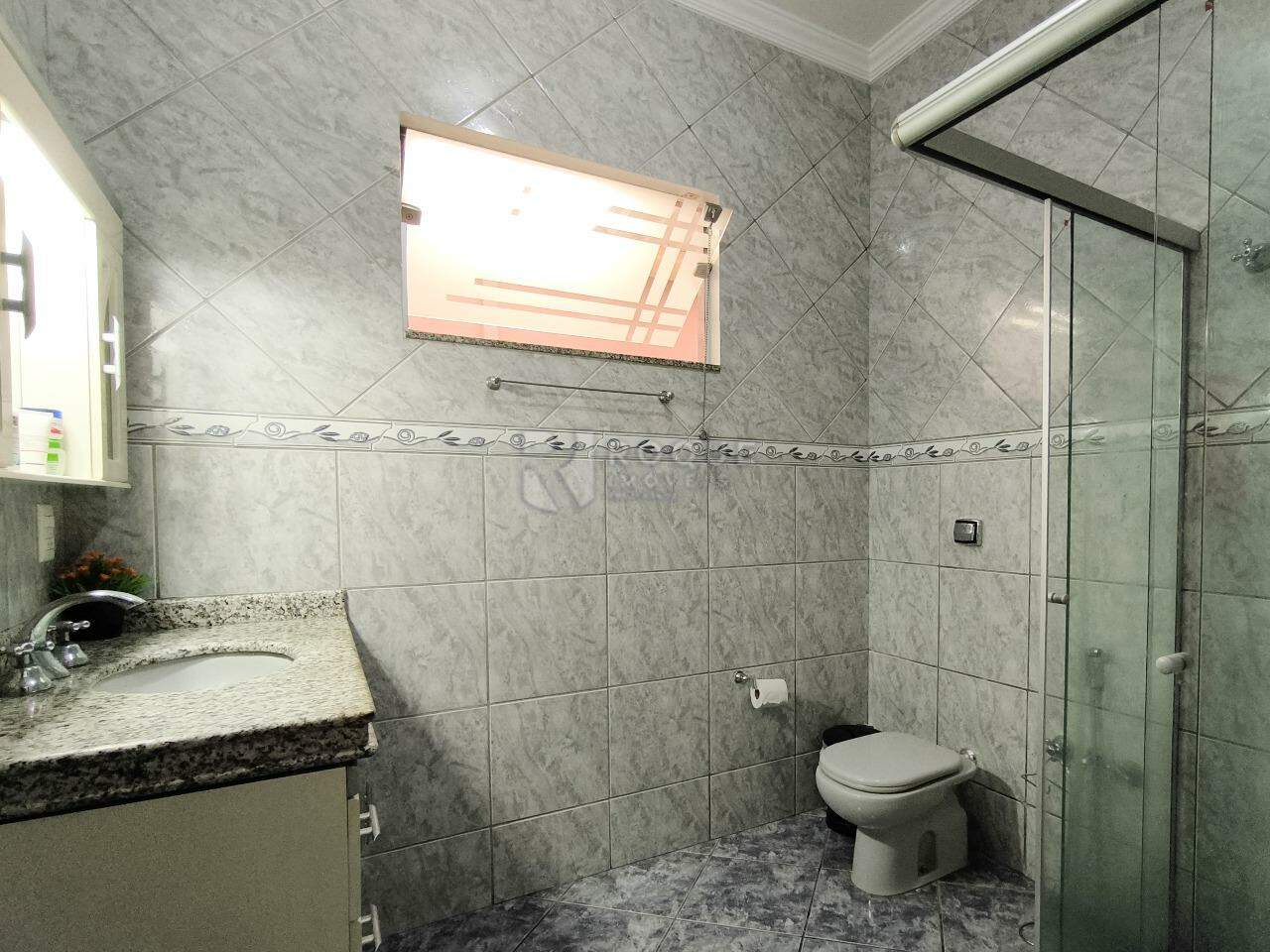 Casa Residencial à venda no bairro Jardim Ouro Verde: BANHEIRO SOCIAL