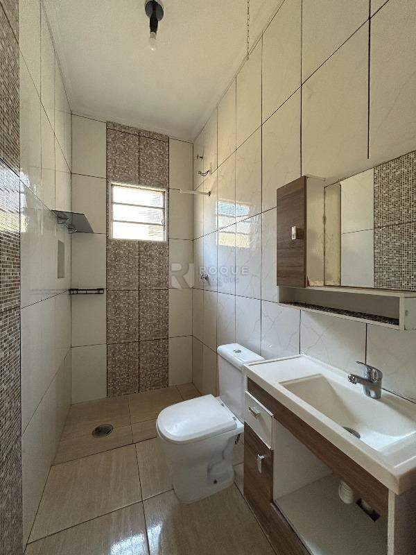 Casa Residencial para aluguel no bairro Jardim Nova Suiça: WC social 