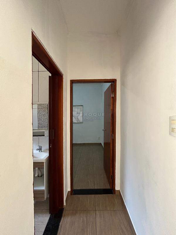 Casa Residencial para aluguel no bairro Jardim Nova Suiça: Hall 