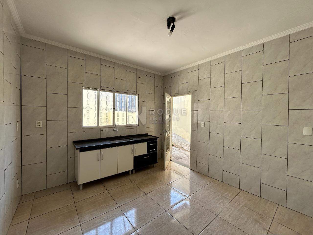 Casa Residencial para aluguel no bairro Jardim Nova Suiça: Cozinha