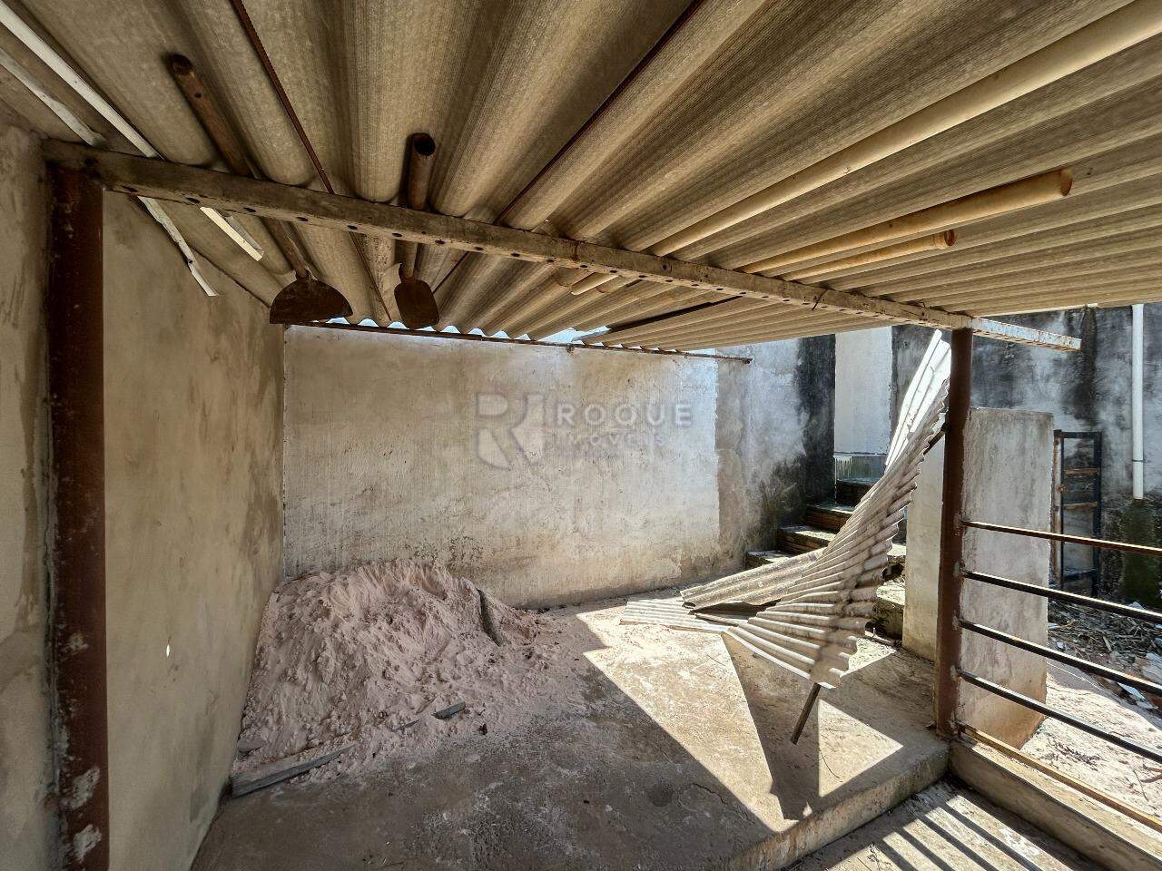 Casa Residencial para aluguel no bairro Jardim Nova Suiça: Fundo