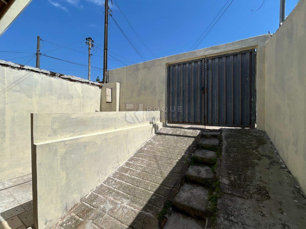 Casa Residencial para aluguel no bairro Jardim Nova Suiça: Frente 