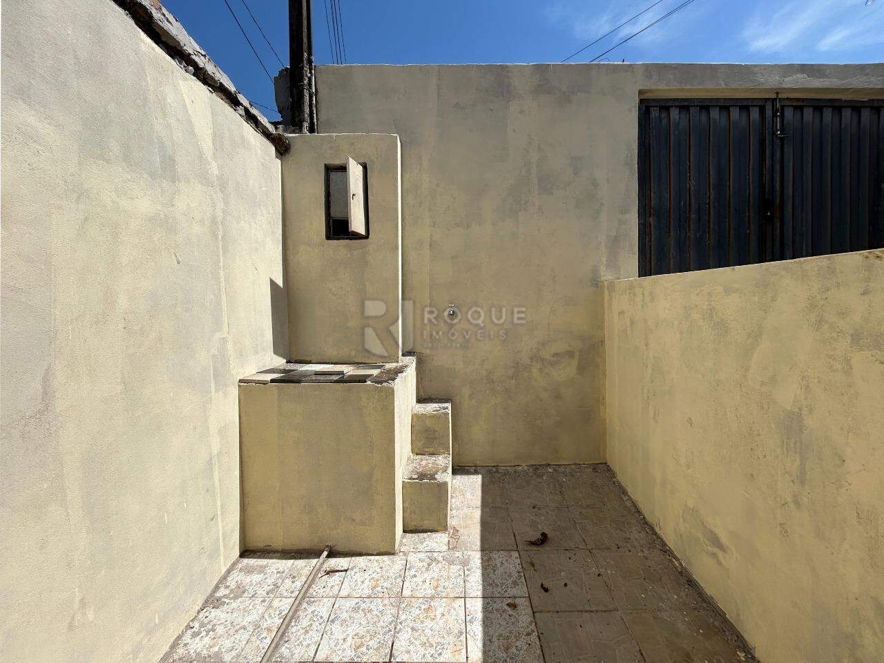 Casa Residencial para aluguel no bairro Jardim Nova Suiça: Frente 