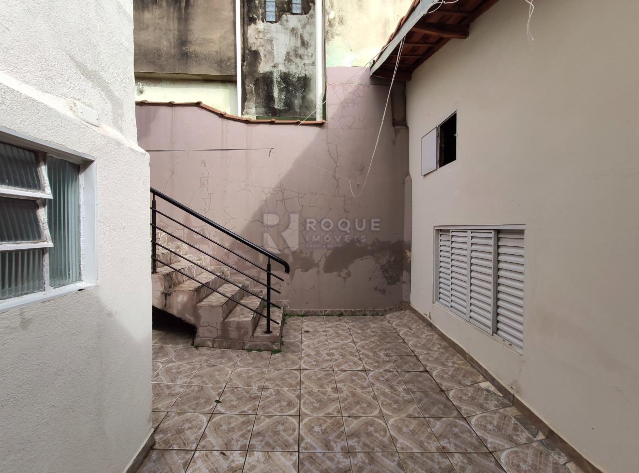 Casa Residencial para aluguel no bairro Jardim Cavinato: Frente 