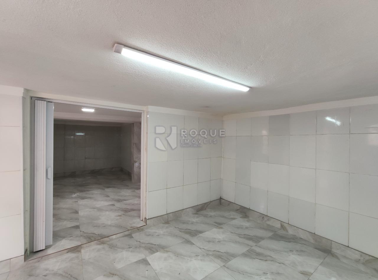 Casa Residencial para aluguel no bairro Jardim Cavinato: Cozinha 