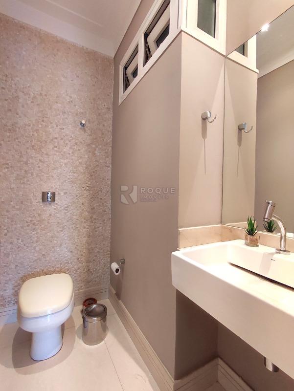 Casa em condomínio à venda no bairro Jardim Colinas de São João: LAVABO