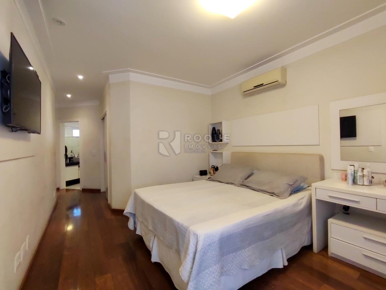 Casa em condomínio à venda no bairro Jardim Colinas de São João: SUÍTE