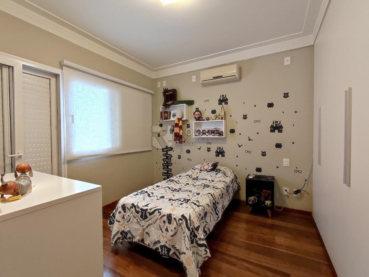 Casa em condomínio à venda no bairro Jardim Colinas de São João: DORMITÓRIO 1