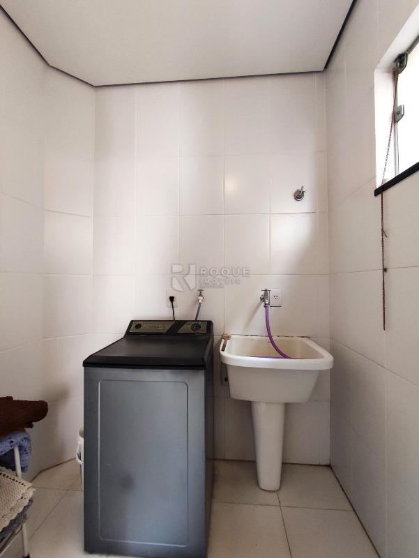 Casa em condomínio à venda no bairro Villa San Marino: LAVANDERIA