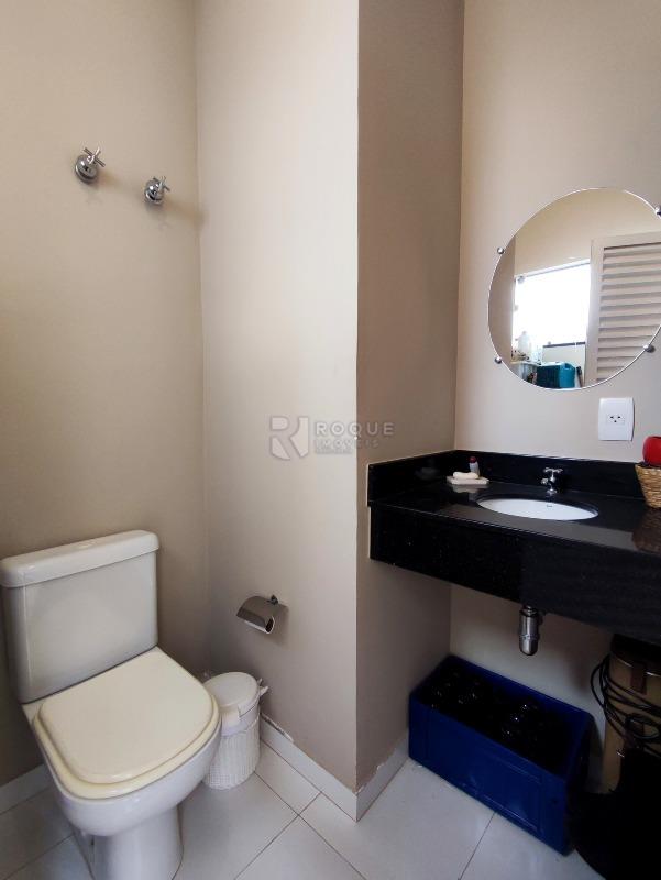 Casa em condomínio à venda no bairro Villa San Marino: LAVABO