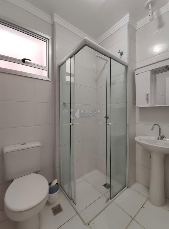Apartamento para aluguel no bairro Chácaras Antonieta: WC social 