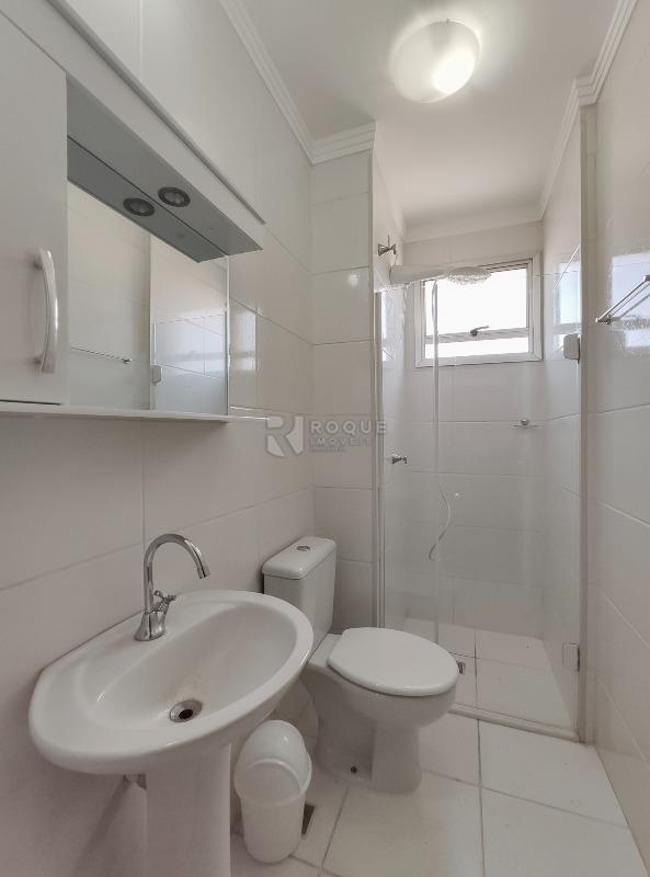 Apartamento para aluguel no bairro Chácaras Antonieta: WC suíte 