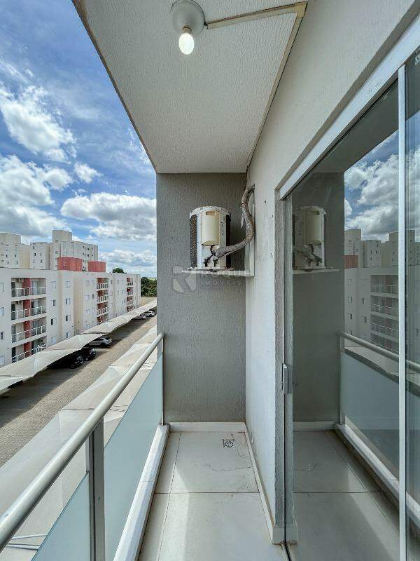 Apartamento para aluguel no bairro Chácaras Antonieta: Sacada 