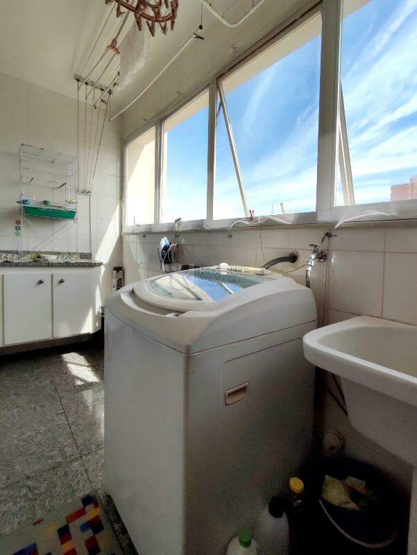 Apartamento à venda no bairro Centro: LAVANDERIA