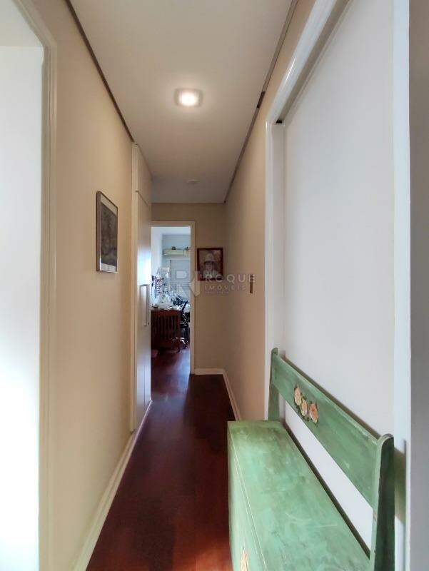 Apartamento à venda no bairro Centro: CORREDOR INTERNO