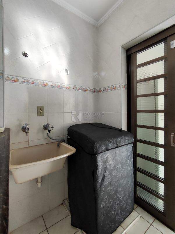 Casa Residencial à venda no bairro Jardim Ipanema: LAVANDERIA