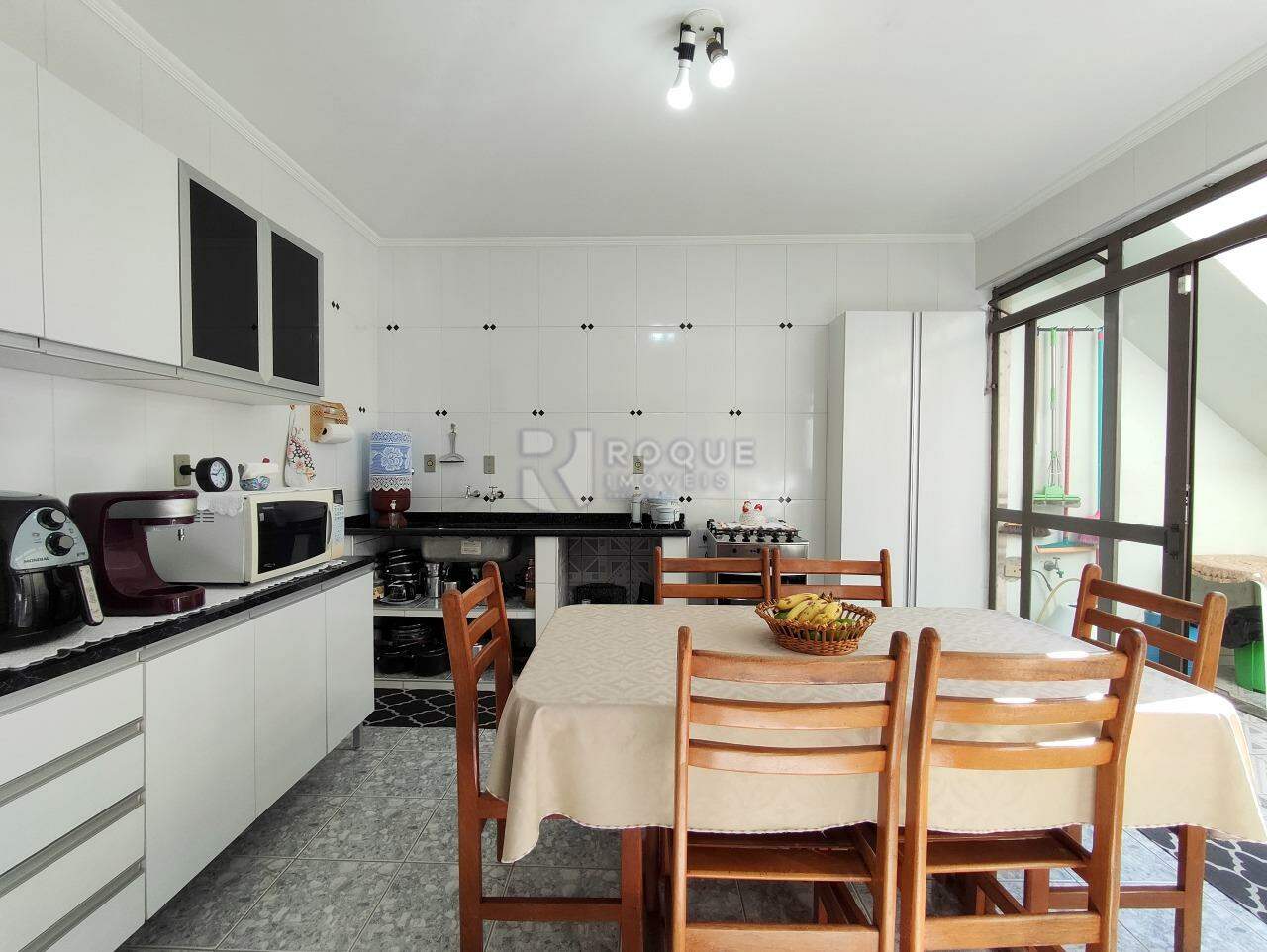 Casa Residencial à venda no bairro Jardim Ipanema: COZINHA