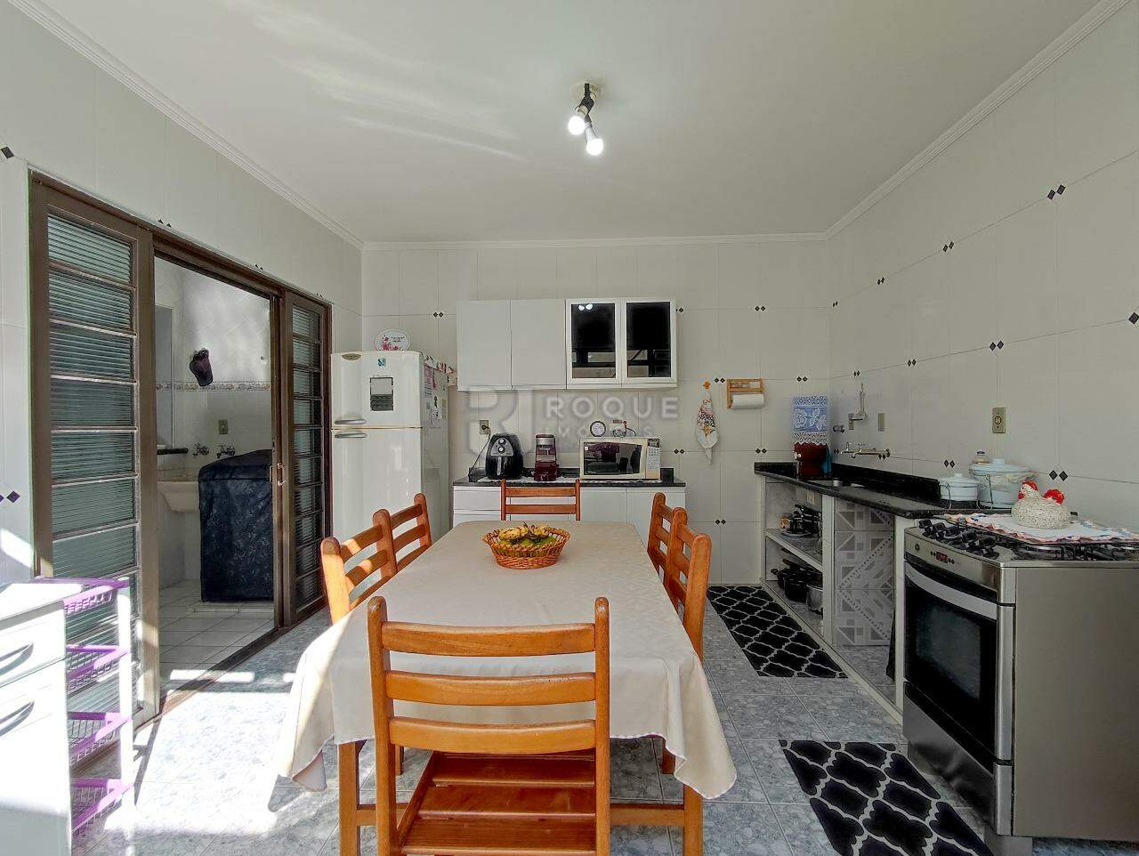 Casa Residencial à venda no bairro Jardim Ipanema: COZINHA