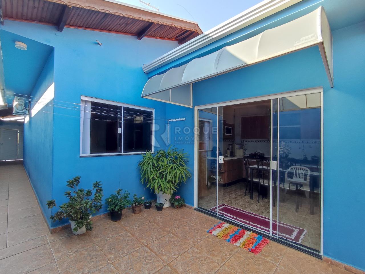 Casa Residencial à venda no bairro Jardim das Palmeiras: ÁREA EXTERNA