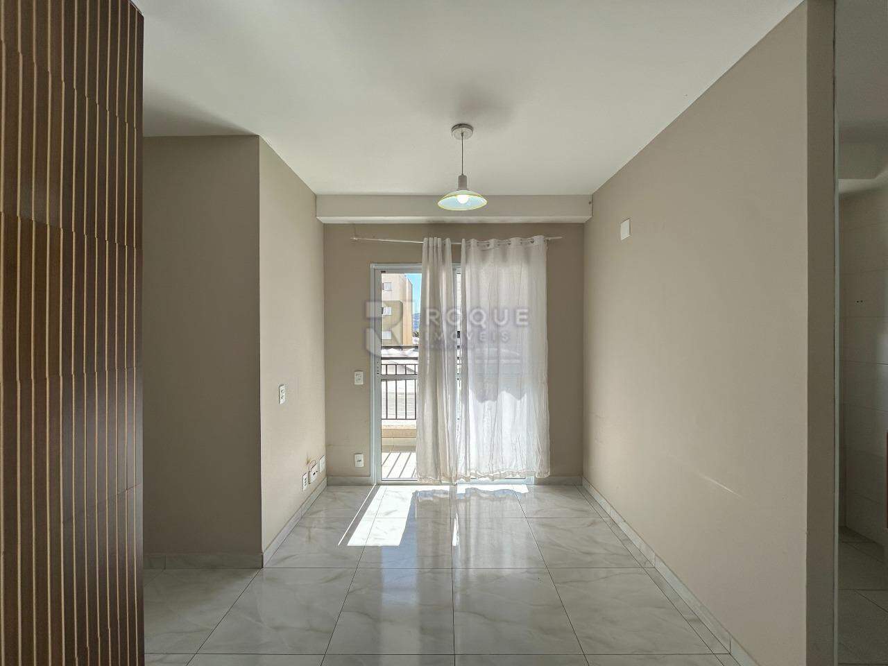 Apartamento para aluguel no bairro Jardim Santa Adélia: Sala