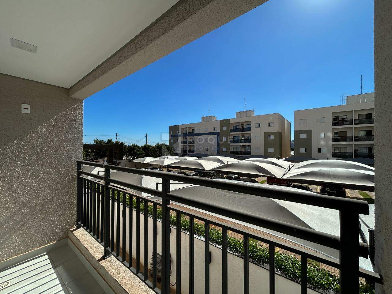 Apartamento para aluguel no bairro Jardim Santa Adélia: Sacada