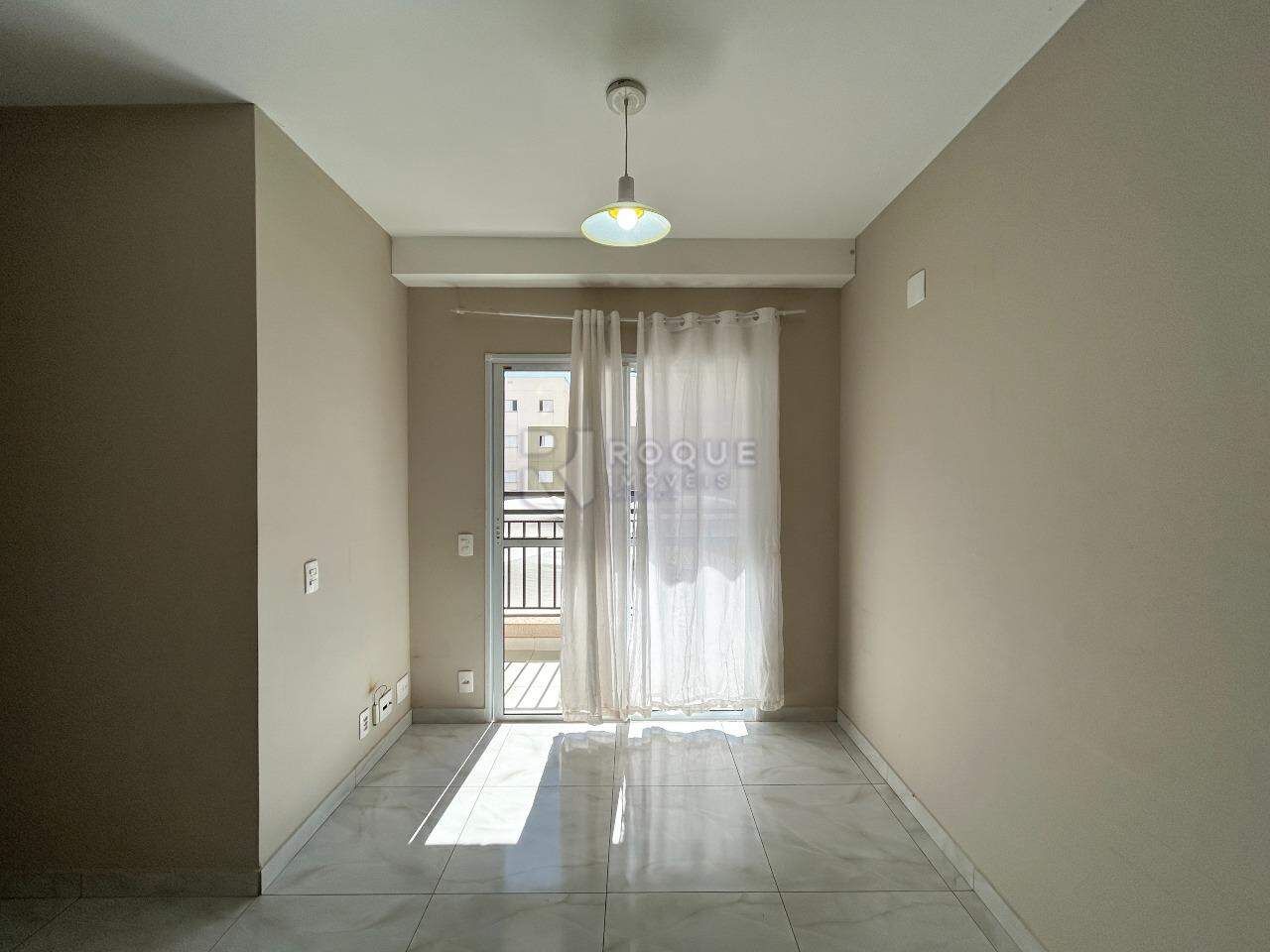 Apartamento para aluguel no bairro Jardim Santa Adélia: Sala