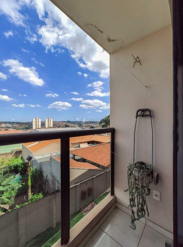 Apartamento para aluguel no bairro Vila Claudia: Sacada 