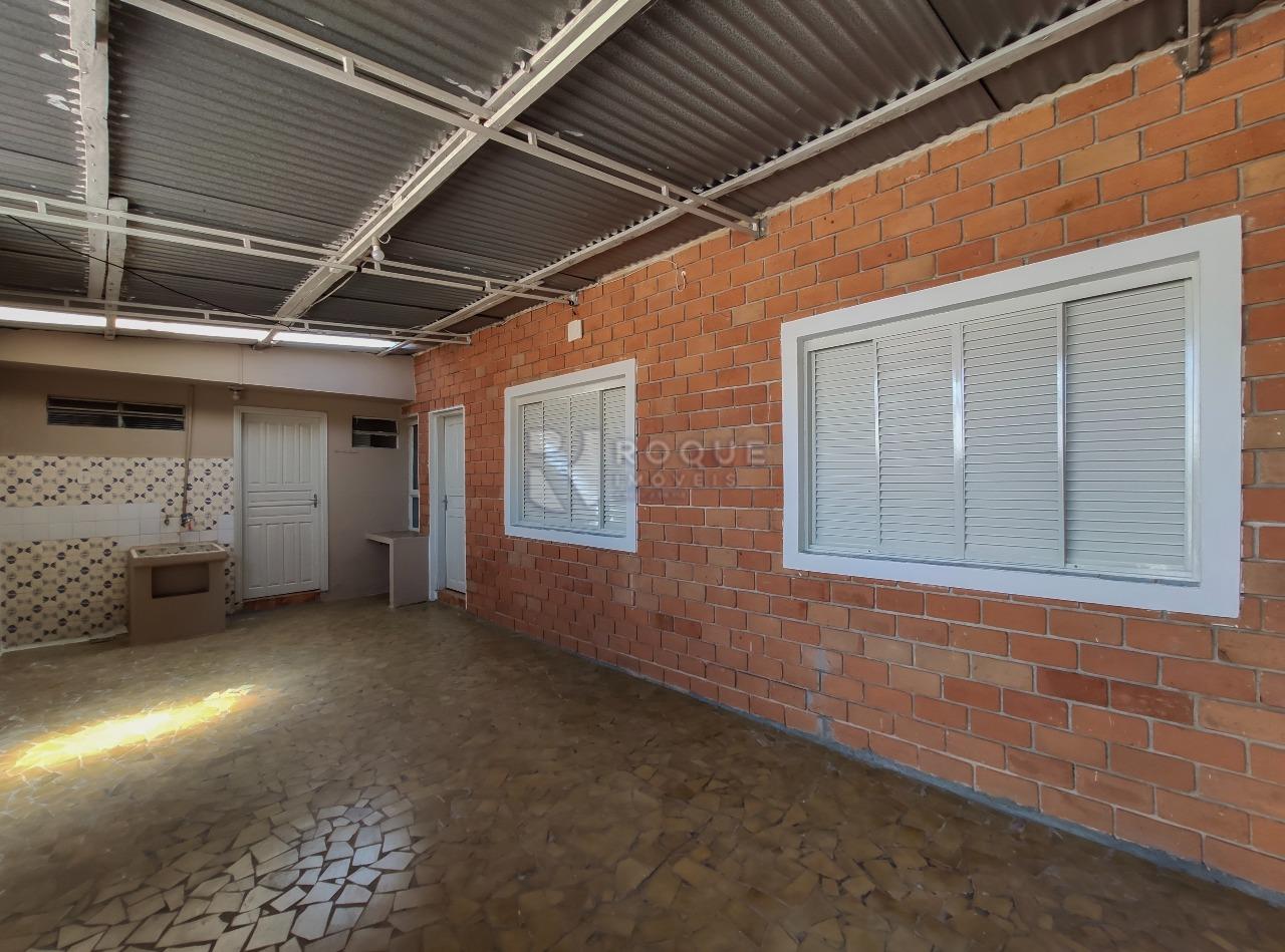 Casa Residencial para aluguel no bairro Vila Santa Lina: Frente / área de serviço 