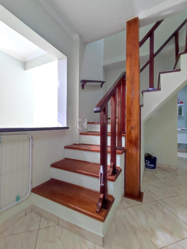 Casa Residencial à venda no bairro Jardim São Pedro: ACESSO PISO SUPERIOR