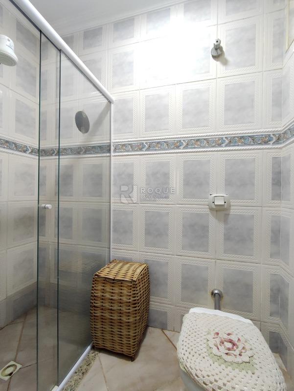 Casa Residencial à venda no bairro Jardim São Pedro: BANHEIRO SUÍTE 1