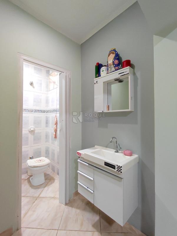 Casa Residencial à venda no bairro Jardim São Pedro: LAVABO SUÍTE 1