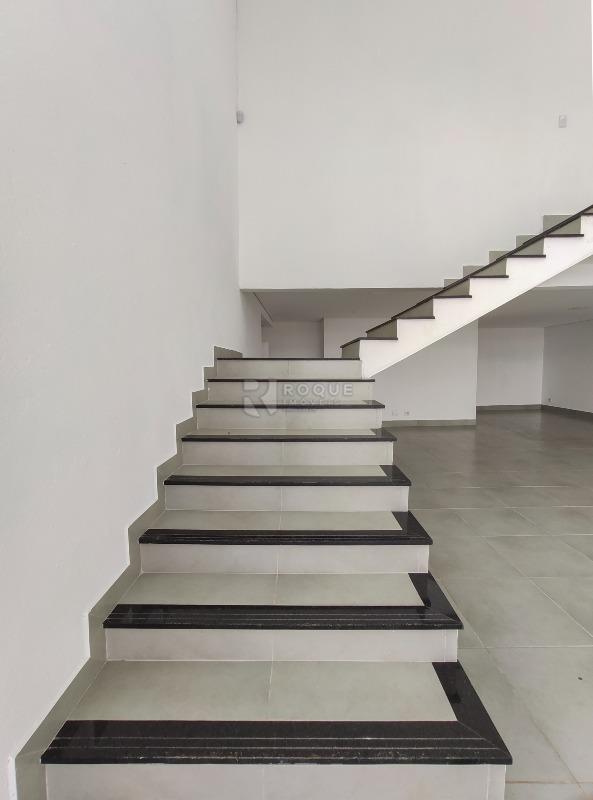 Barracão/Galpão à venda no bairro Residencial Colinas do Engenho I: Acesso mezanino 