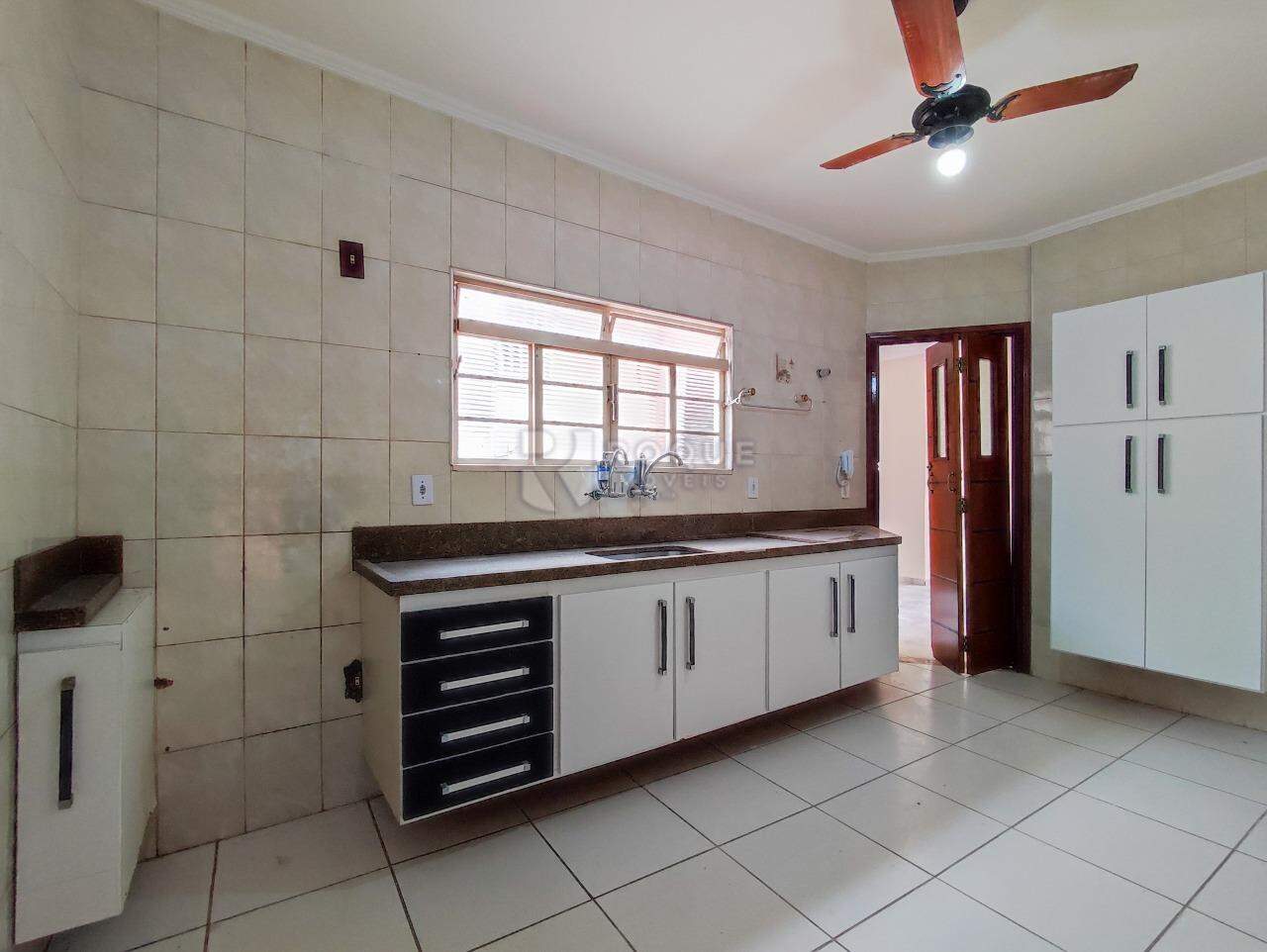 Casa Residencial à venda no bairro Vila Claudia: COZINHA