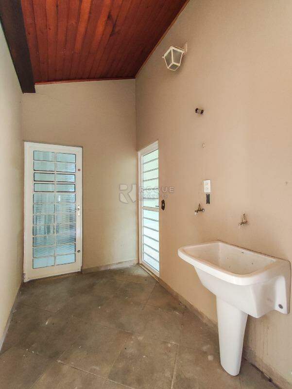 Casa Residencial à venda no bairro Vila Claudia: LAVANDERIA