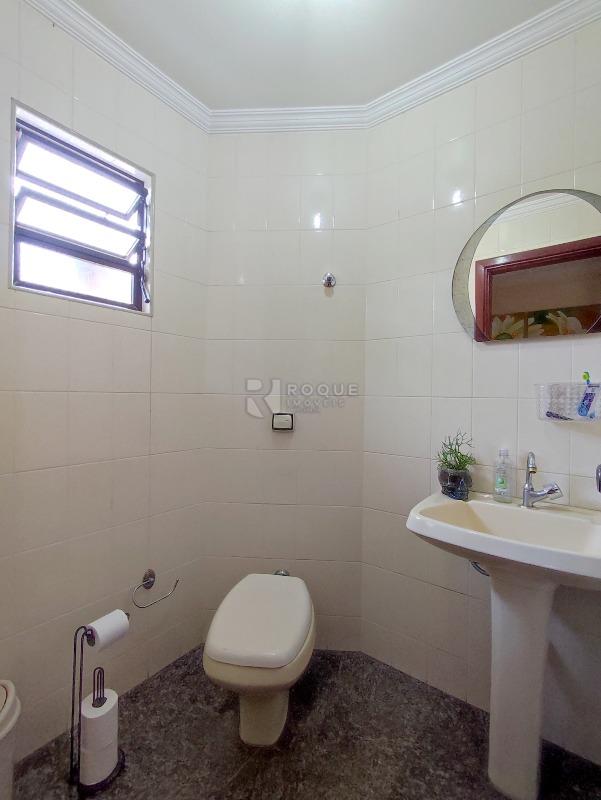 Casa Residencial à venda no bairro Vila Cristovam: BANHEIRO ESCRITÓRIO