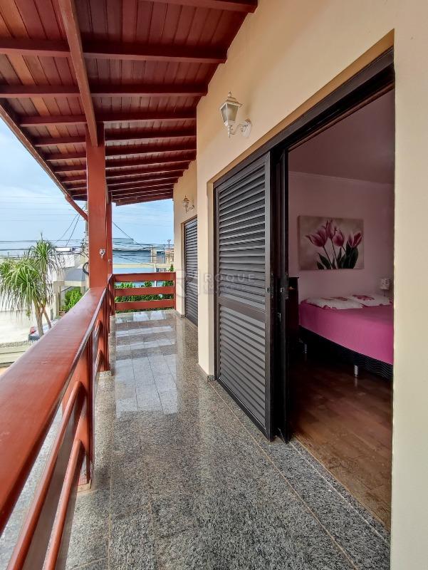 Casa Residencial à venda no bairro Vila Cristovam: SACADA SUÍTE