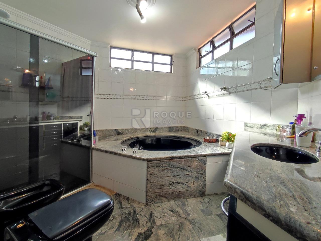 Casa Residencial à venda no bairro Vila Cristovam: BANHEIRO SUÍTE