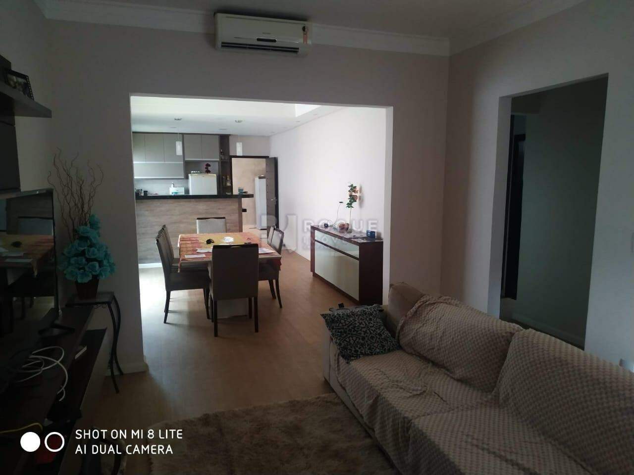 Casa Comercial para aluguel no bairro Vila Anita: Sala