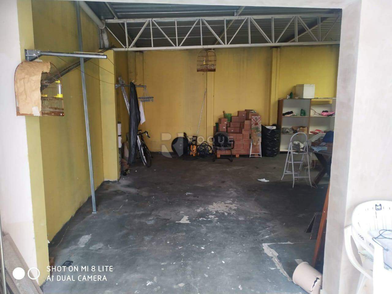 Casa Comercial para aluguel no bairro Vila Anita: Quintal