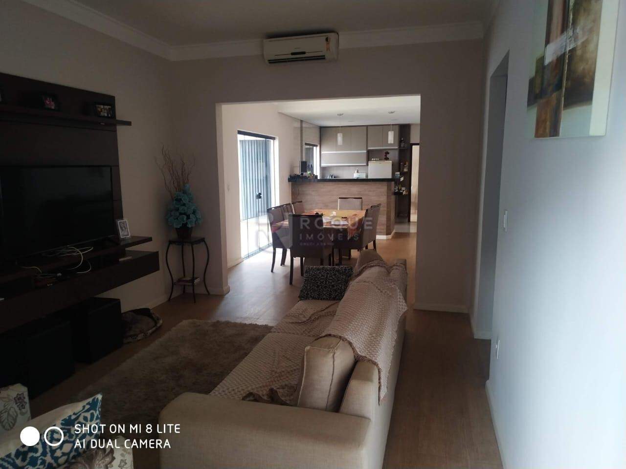Casa Comercial para aluguel no bairro Vila Anita: Sala