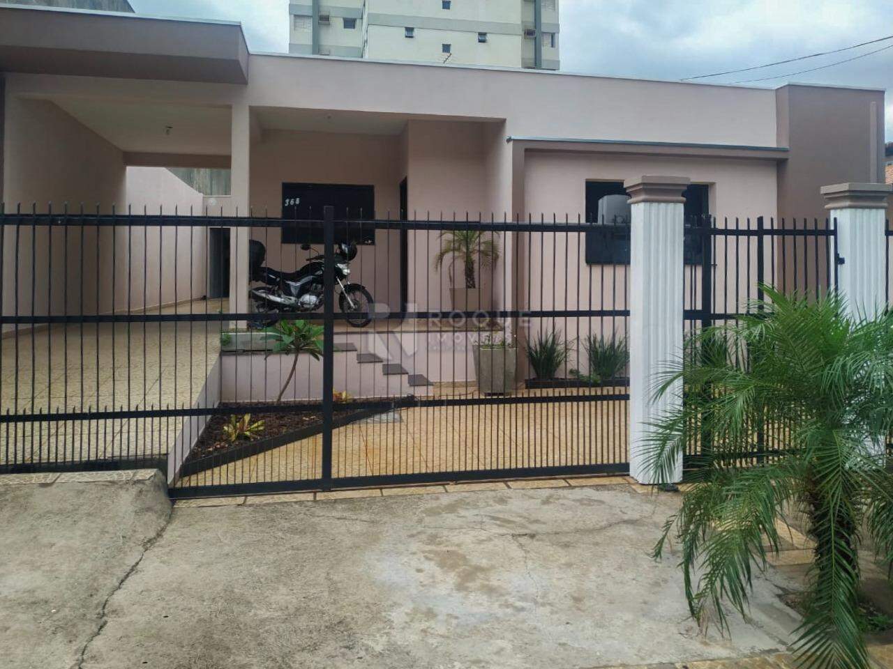 Casa Comercial para aluguel no bairro Vila Anita: Fachada