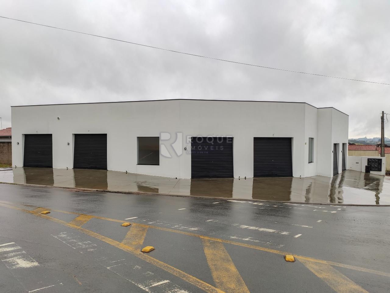 Salão para aluguel no bairro Parque Pompeu: Fachada toda 