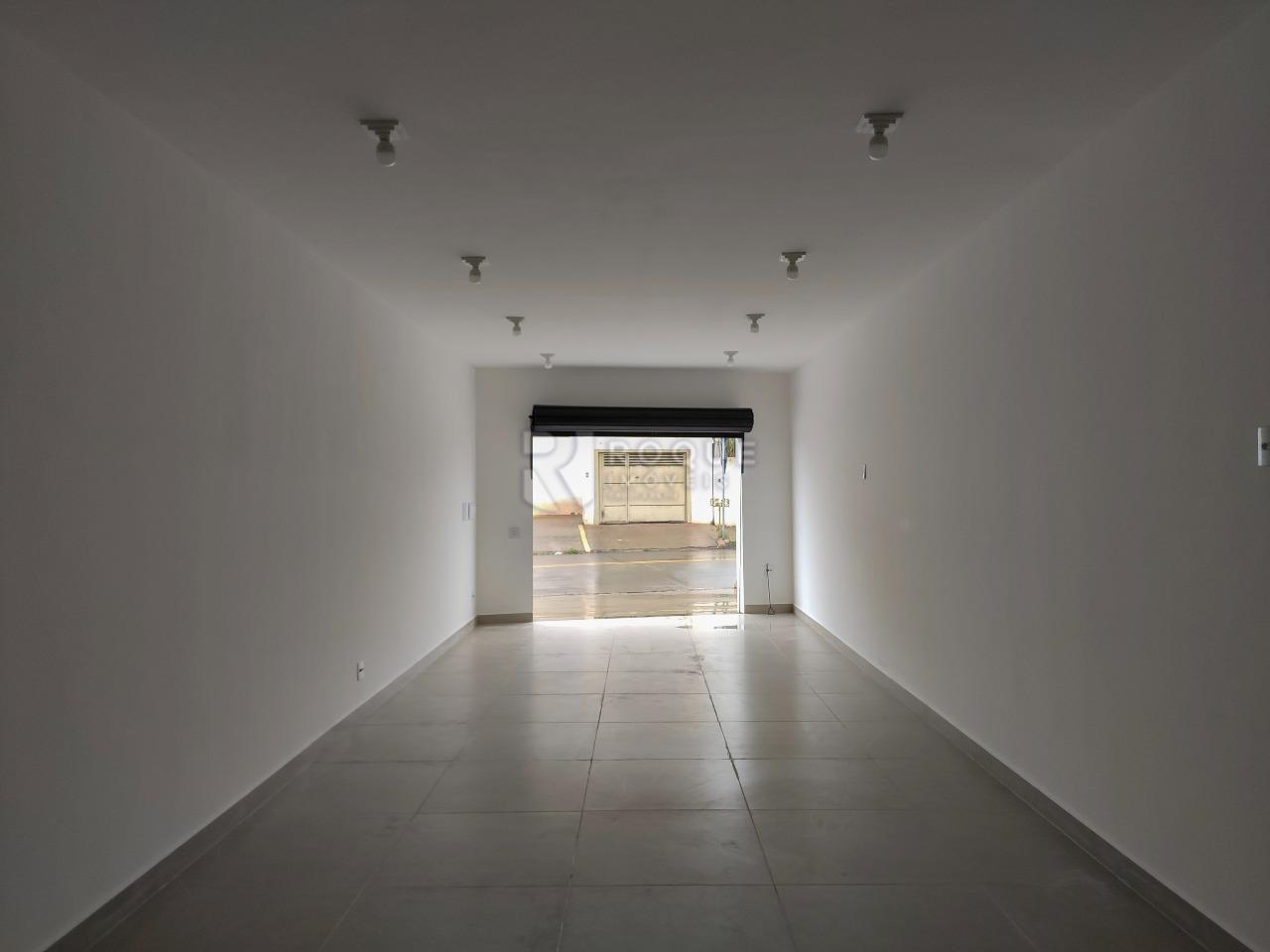 Salão para aluguel no bairro Parque Pompeu: Salão 