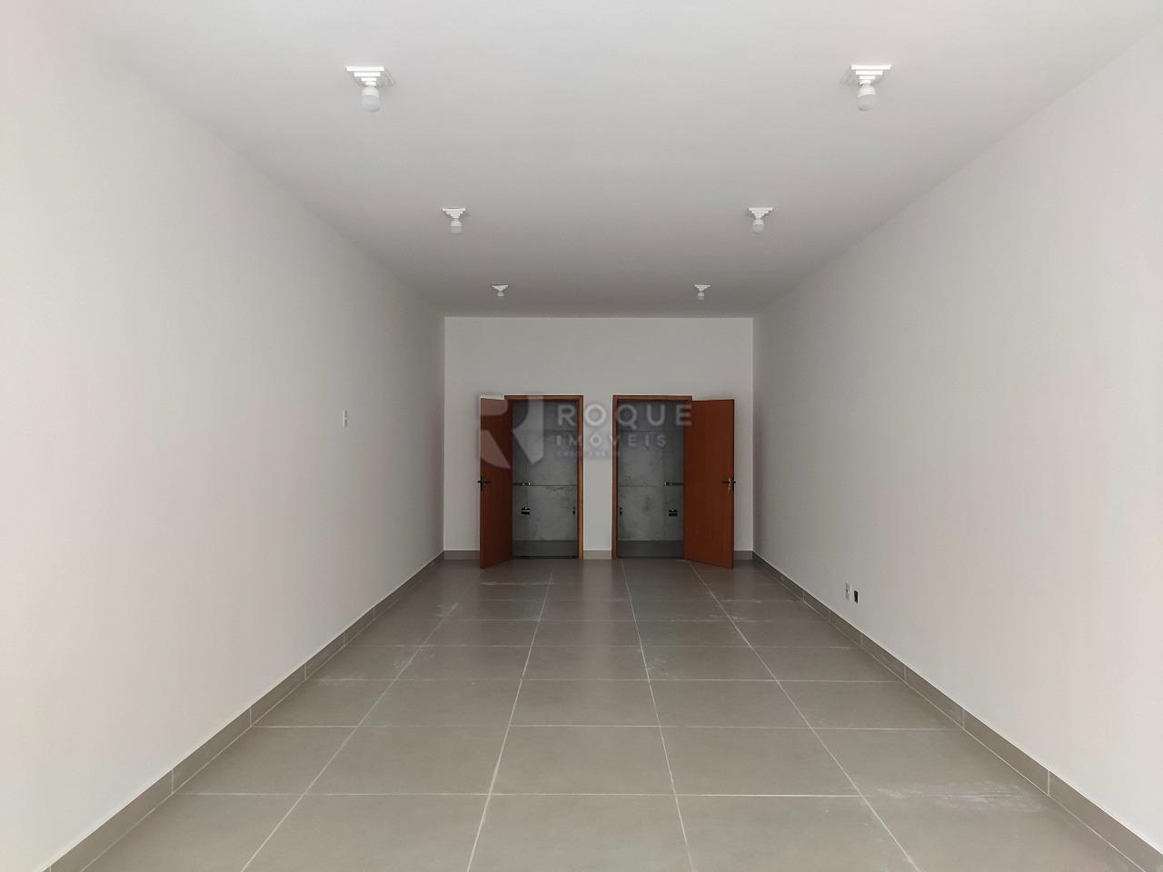 Salão para aluguel no bairro Parque Pompeu: Salão 